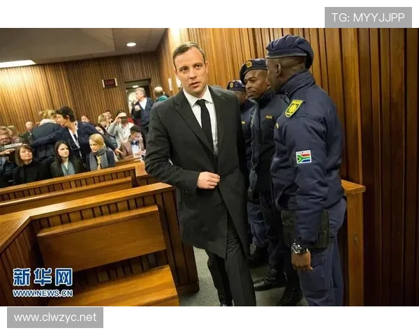 把奥斯卡·皮斯托瑞斯的红毯照和法庭抓拍放一起，顿时像撞衫撞人生