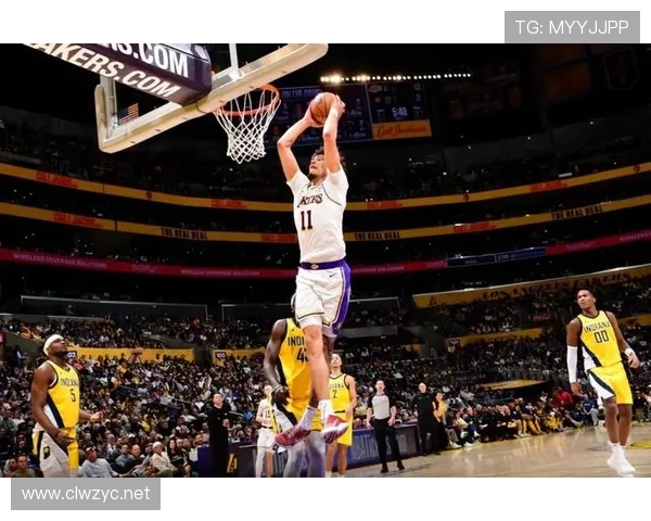 纳什凭借精准传球提升湖人挡拆效率，明显优化进攻节奏